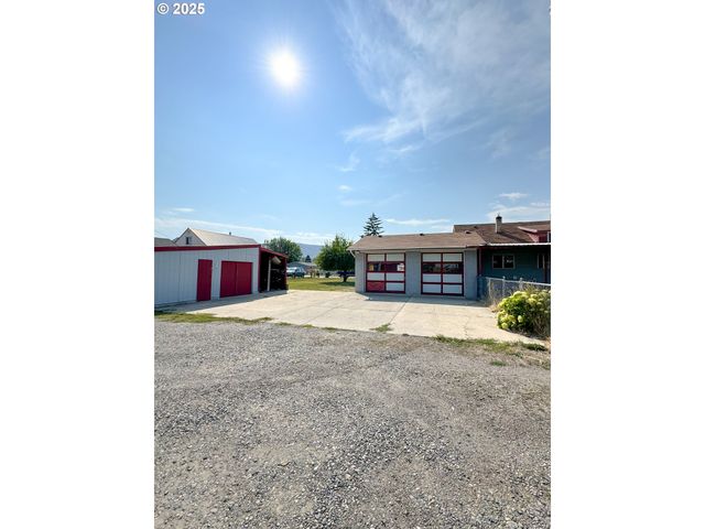 1050 Elm St, Baker City, OR 97814