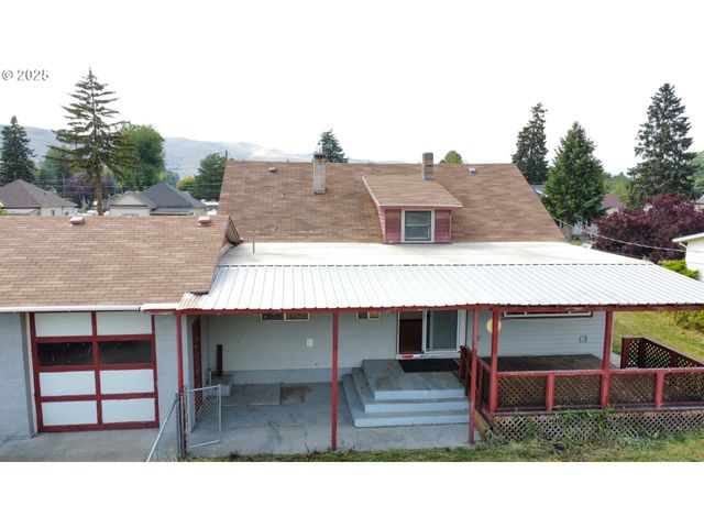 1050 Elm St, Baker City, OR 97814