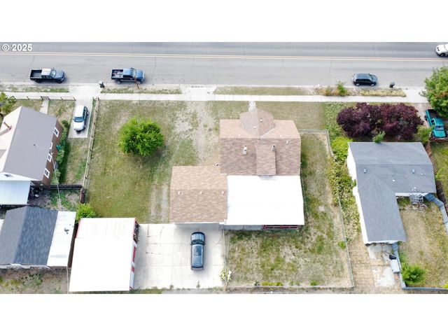 1050 Elm St, Baker City, OR 97814