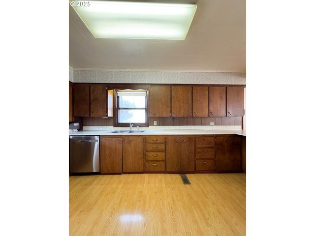 1050 Elm St, Baker City, OR 97814