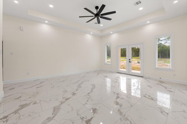 141 County Road 3372, Cleveland, TX 77327