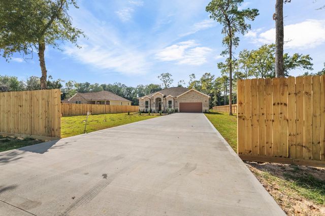 141 County Road 3372, Cleveland, TX 77327