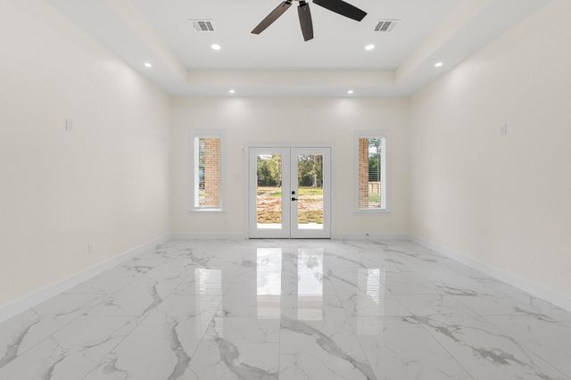 141 County Road 3372, Cleveland, TX 77327