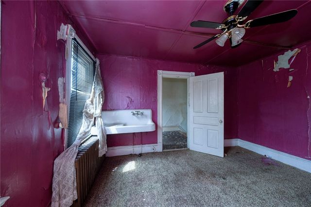 2627 Ellis St, Perry Hilltop, PA 15214