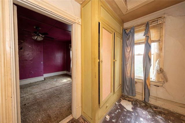 2627 Ellis St, Perry Hilltop, PA 15214