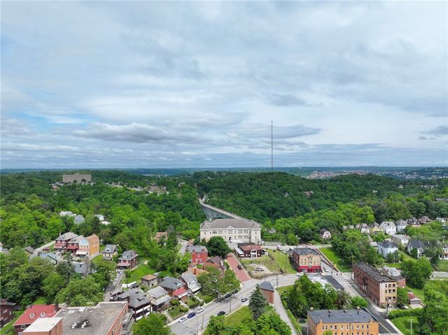 2627 Ellis St, Perry Hilltop, PA 15214