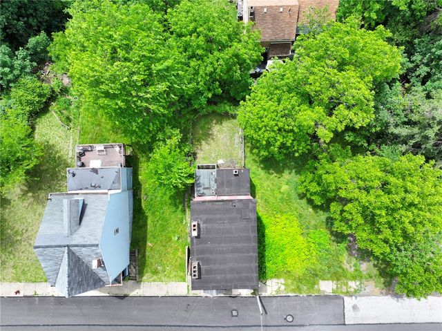 2627 Ellis St, Perry Hilltop, PA 15214