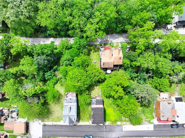 2627 Ellis St, Perry Hilltop, PA 15214