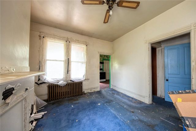 2627 Ellis St, Perry Hilltop, PA 15214