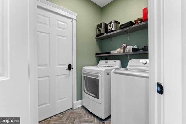 123 HUNTON DR, Fredericksburg, VA 22405