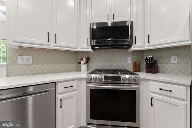 123 HUNTON DR, Fredericksburg, VA 22405