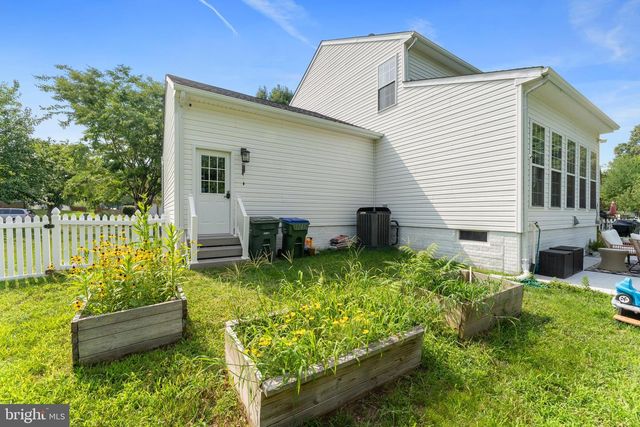 123 HUNTON DR, Fredericksburg, VA 22405