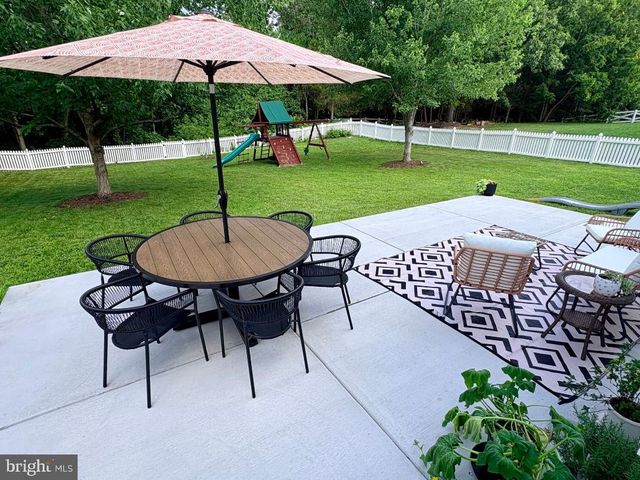 123 HUNTON DR, Fredericksburg, VA 22405