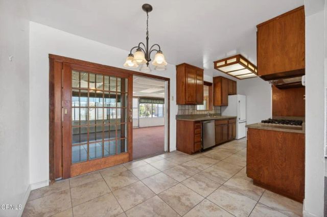 1566 N 7th Place, Port Hueneme, CA 93041