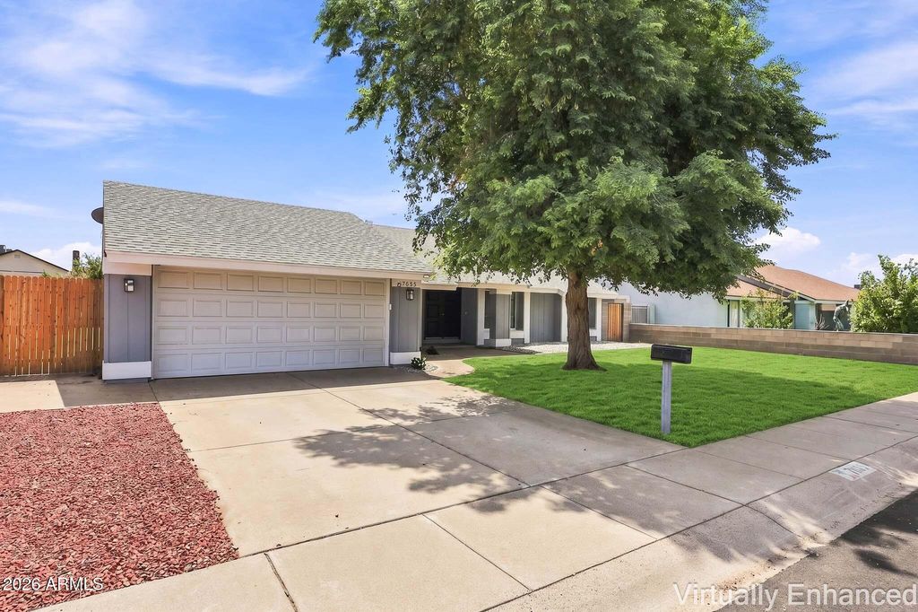 7635 W COLLEGE Drive, Phoenix, AZ 85033 — photo 2