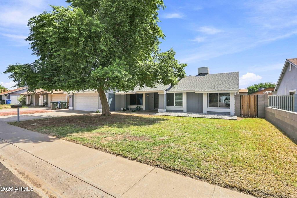 7635 W COLLEGE Drive, Phoenix, AZ 85033 — photo 3