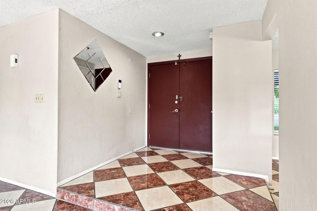 7635 W COLLEGE Drive, Phoenix, AZ 85033 — photo 5