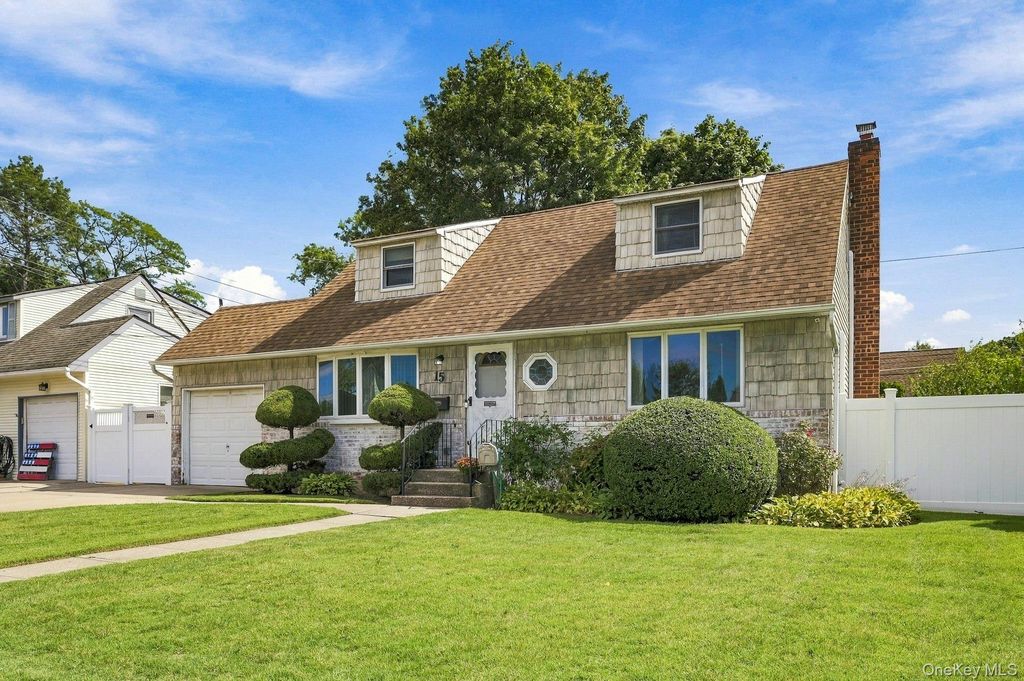 15 Scholl Drive, Farmingdale, NY 11735 — photo 3