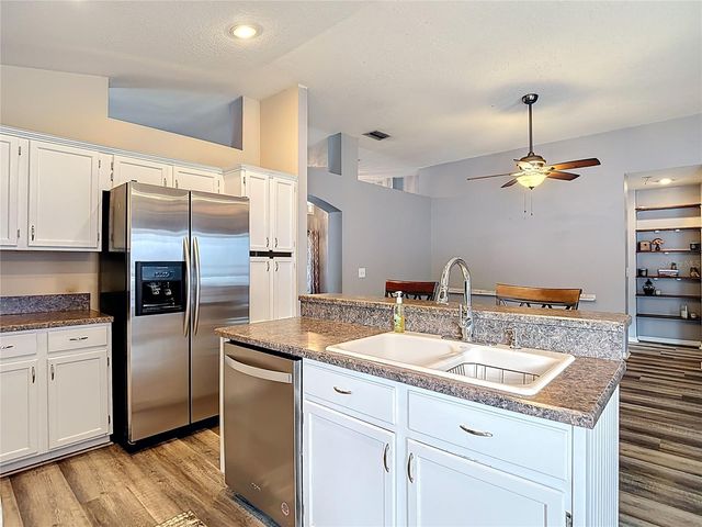 2631 GREEN VALLEY STREET, Valrico, FL 33596