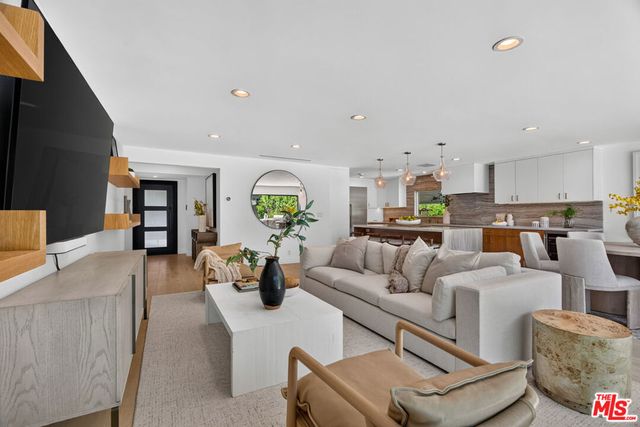 14348 Roblar Place, Sherman Oaks, CA 91423
