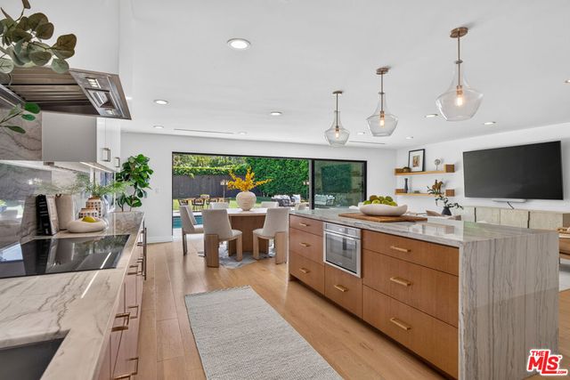 14348 Roblar Place, Sherman Oaks, CA 91423