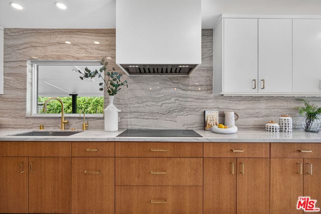 14348 Roblar Place, Sherman Oaks, CA 91423