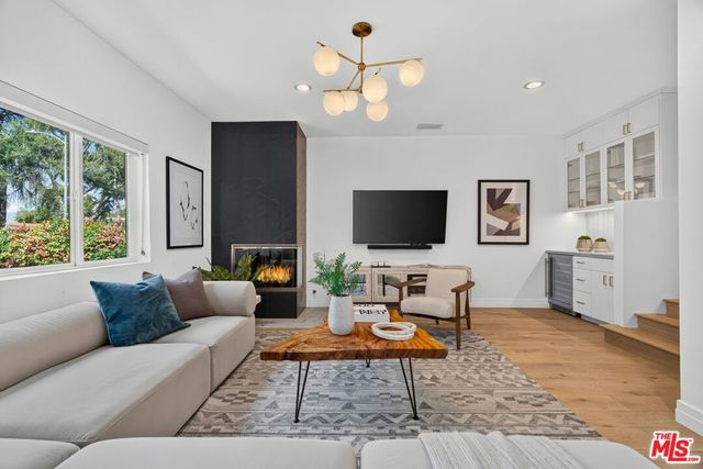 14348 Roblar Place, Sherman Oaks, CA 91423
