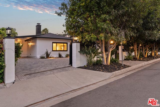 14348 Roblar Place, Sherman Oaks, CA 91423