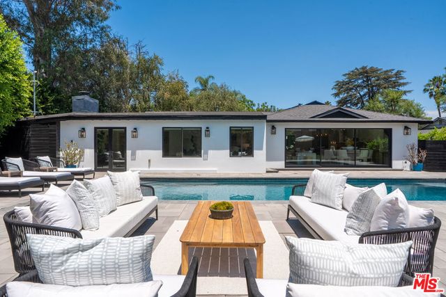 14348 Roblar Place, Sherman Oaks, CA 91423
