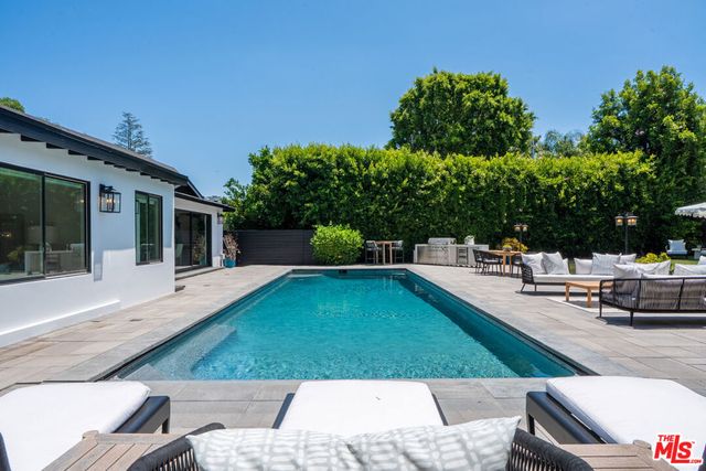 14348 Roblar Place, Sherman Oaks, CA 91423