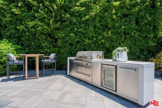 14348 Roblar Place, Sherman Oaks, CA 91423