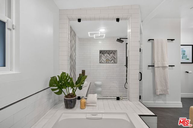 14348 Roblar Place, Sherman Oaks, CA 91423