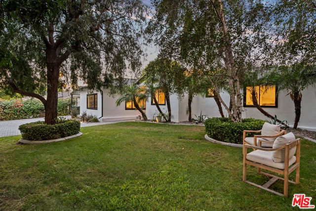 14348 Roblar Place, Sherman Oaks, CA 91423