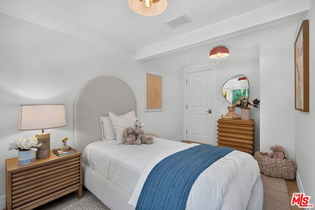 14348 Roblar Place, Sherman Oaks, CA 91423