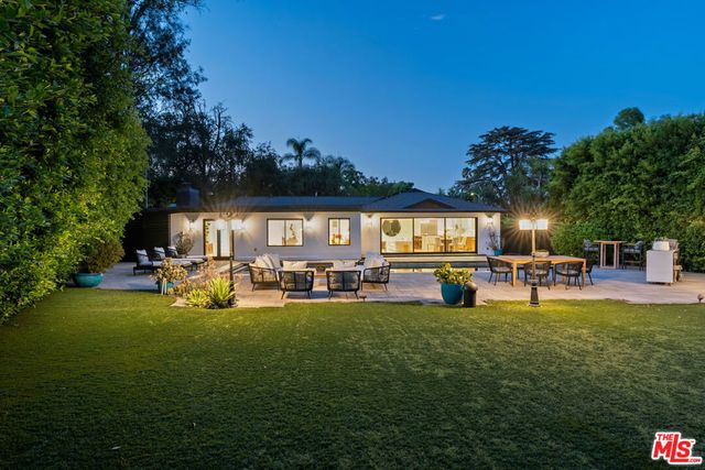 14348 Roblar Place, Sherman Oaks, CA 91423