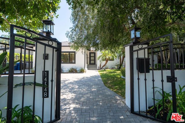 14348 Roblar Place, Sherman Oaks, CA 91423