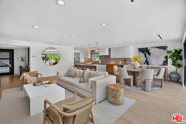 14348 Roblar Place, Sherman Oaks, CA 91423