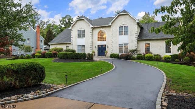 8 Downingtown Ct, Warren Twp., NJ 07059