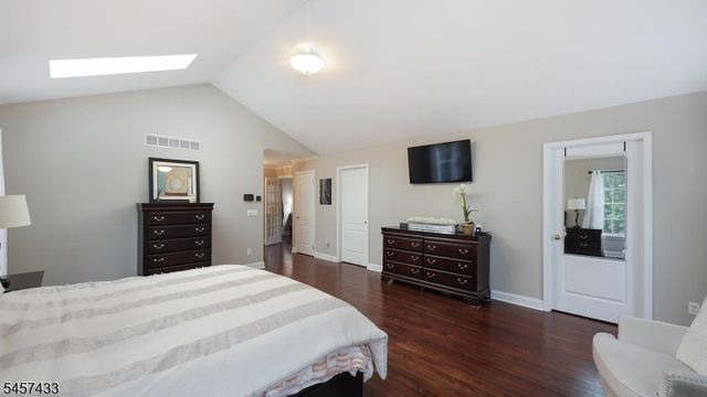 8 Downingtown Ct, Warren Twp., NJ 07059
