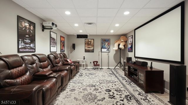 8 Downingtown Ct, Warren Twp., NJ 07059