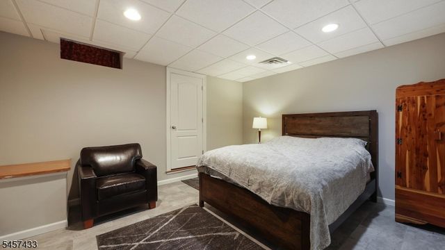 8 Downingtown Ct, Warren Twp., NJ 07059