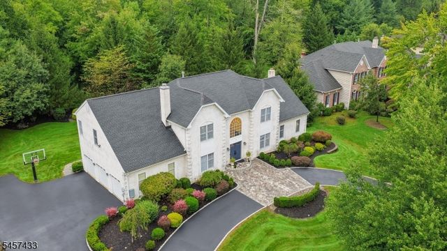 8 Downingtown Ct, Warren Twp., NJ 07059