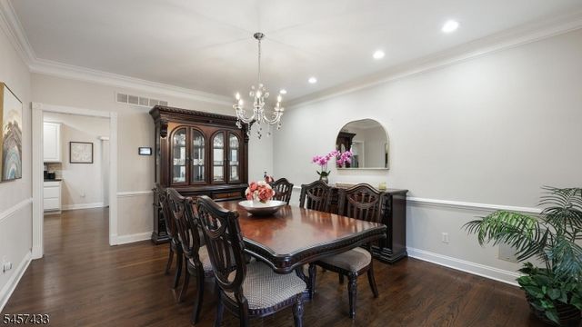 8 Downingtown Ct, Warren Twp., NJ 07059