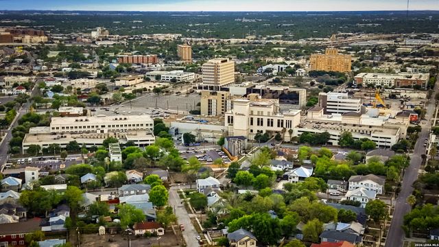 719 E Locust St Unit 4107, San Antonio, TX 78212