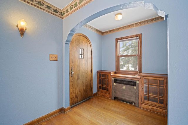 5144 S 43rd STREET, Greenfield, WI 53220