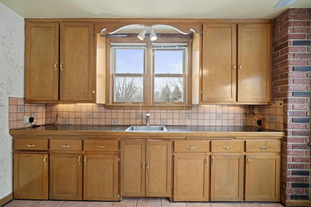 5144 S 43rd STREET, Greenfield, WI 53220