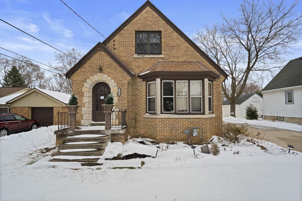 5144 S 43rd STREET, Greenfield, WI 53220