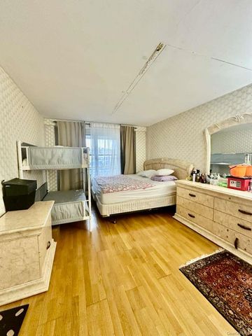 97-07 63 Road 3M, Rego Park, NY 11374