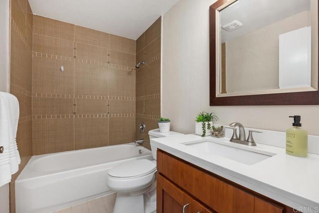 2348 La Costa Avenue 216, Carlsbad, CA 92009