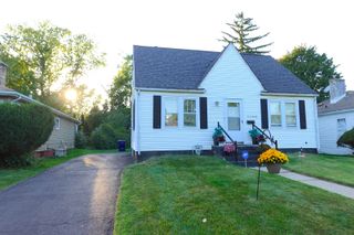 302 S Martin Avenue, Waukegan, IL 60085